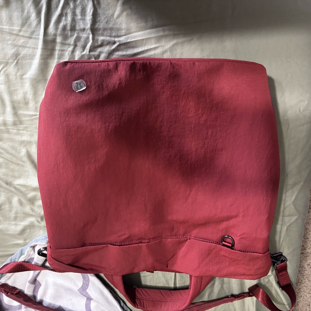 Lululemon On My level bag 20L